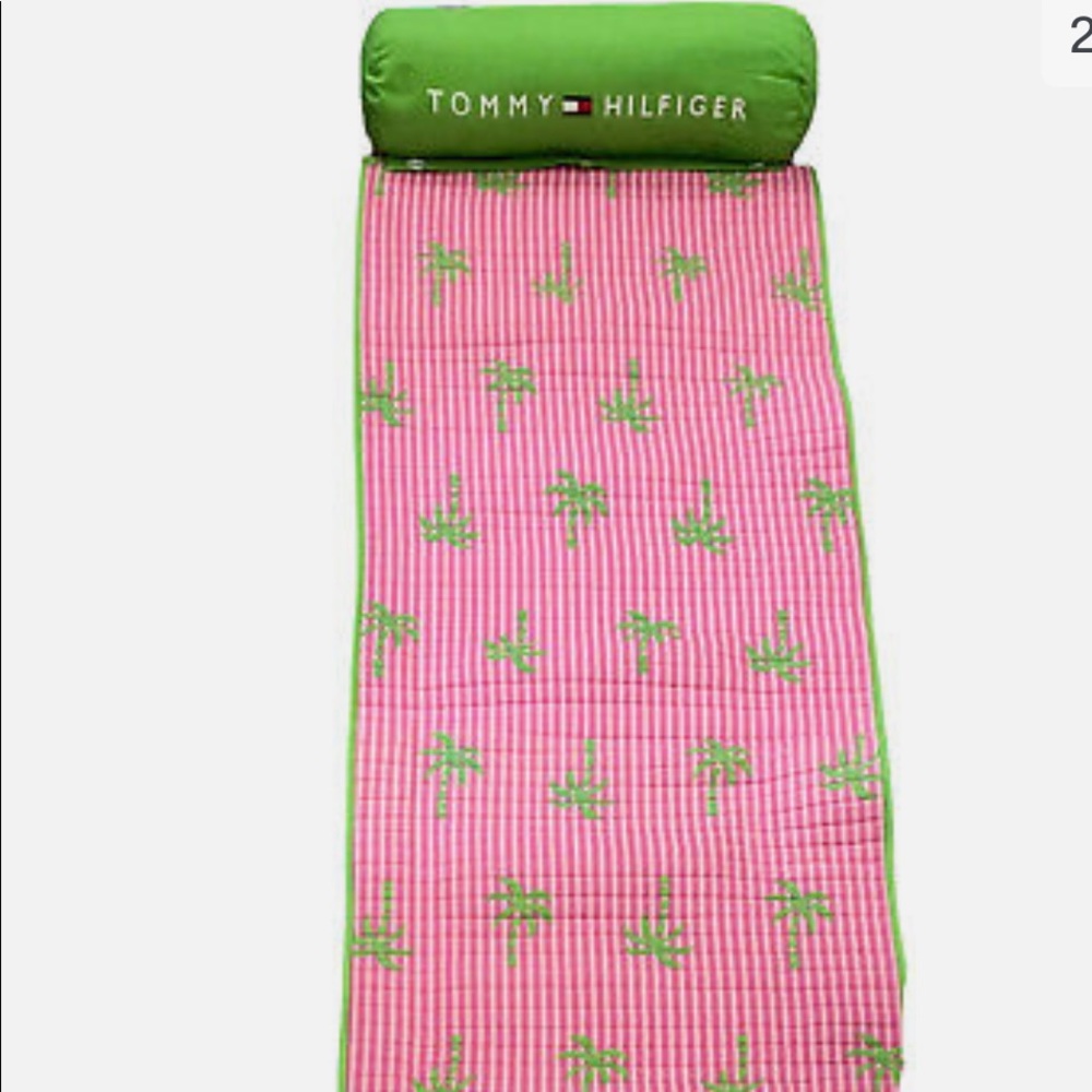 Tommy Hilfiger beach mat 24x 66
